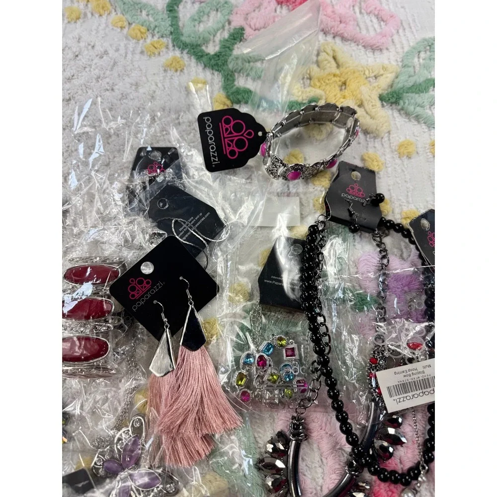 Paparazzi Jewelry‎ Assortment Multi Color Necklace Bracelet 14 pieces
